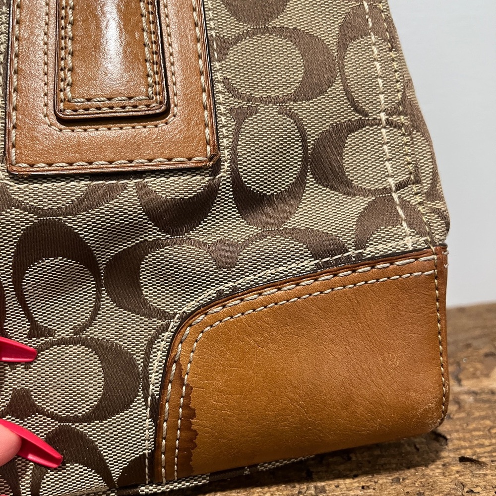 Coach Bag! - Picture 12 of 16